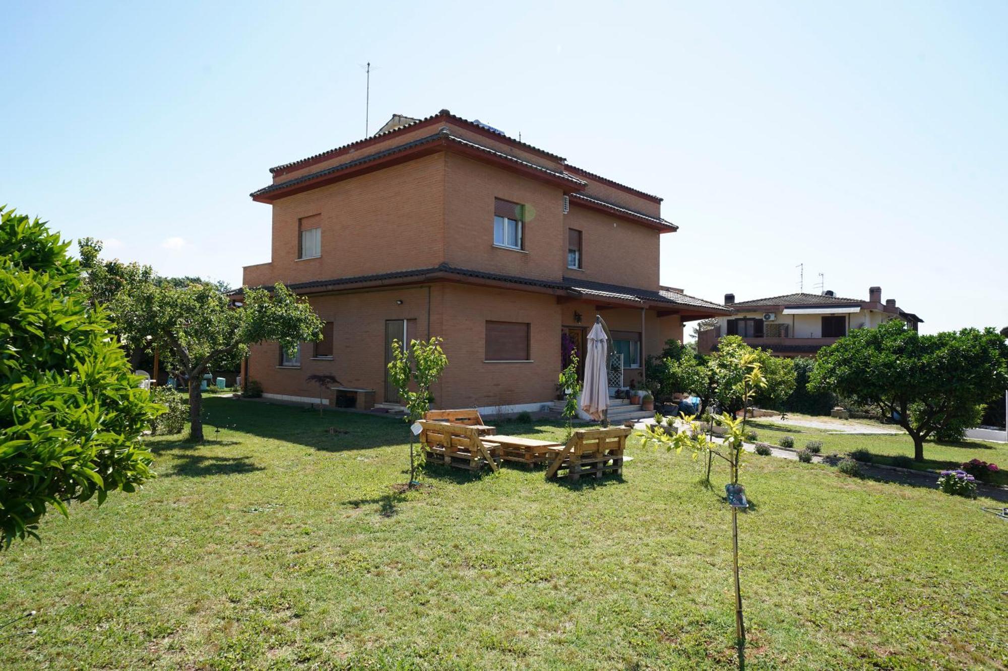 Da Piero E Gina Palidoro Exterior foto